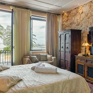 https://elois-suites.rethymnohotels.net